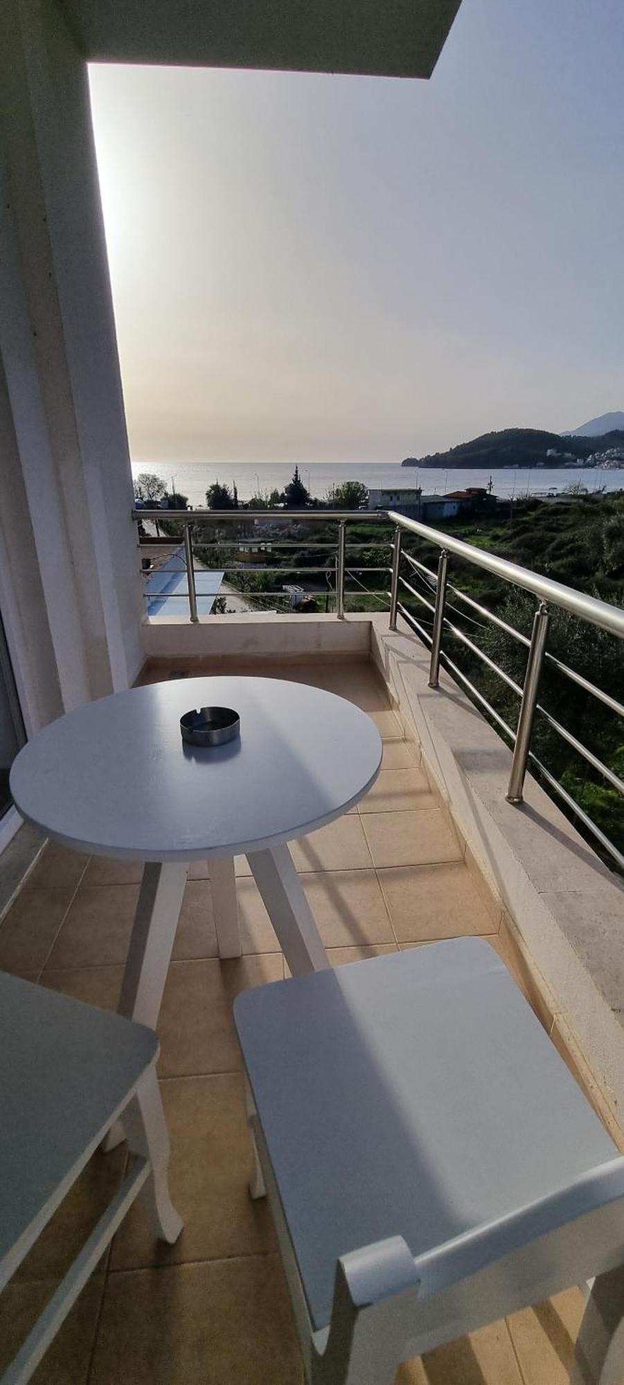 The Sunny Side Apartment Himare Exterior photo