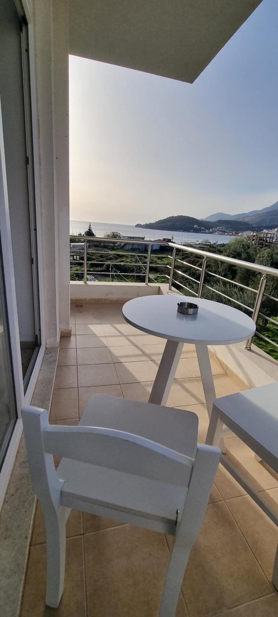 The Sunny Side Apartment Himare Exterior photo