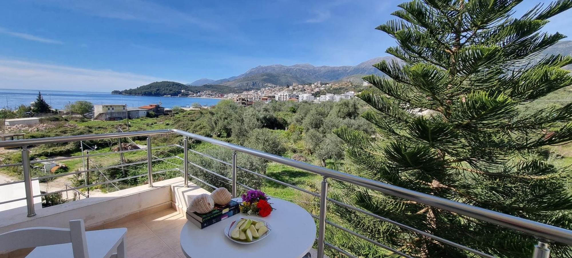 The Sunny Side Apartment Himare Exterior photo