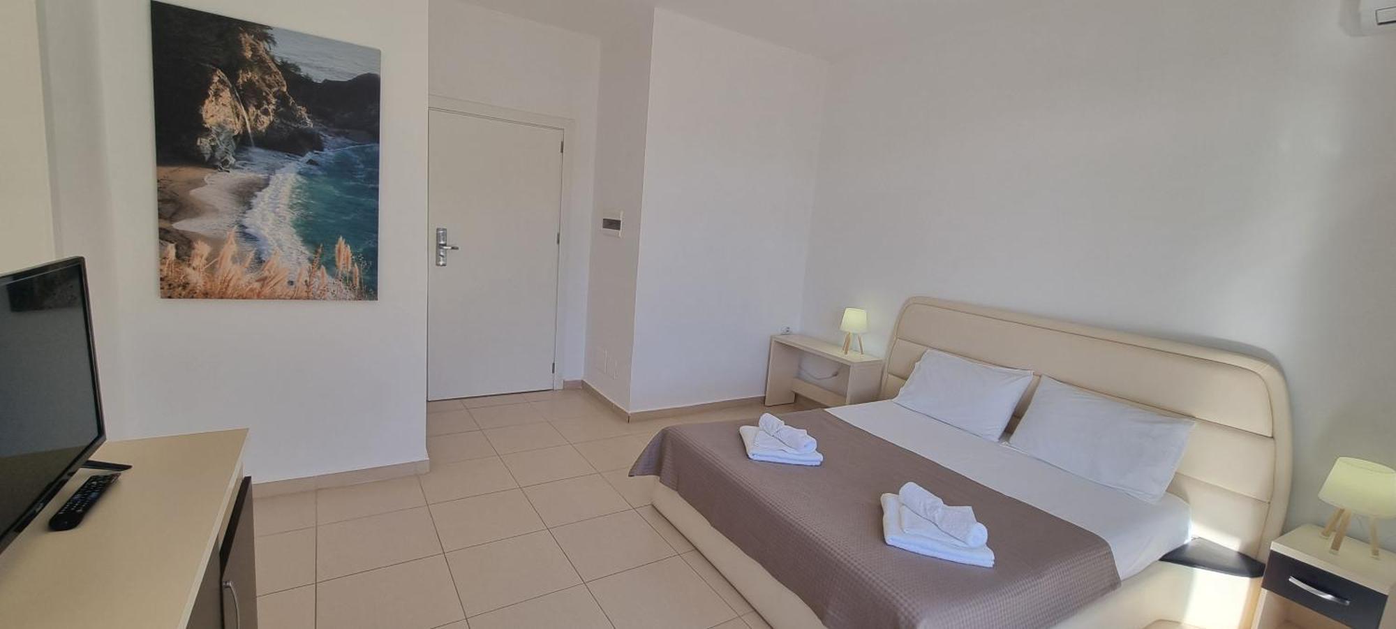 The Sunny Side Apartment Himare Exterior photo