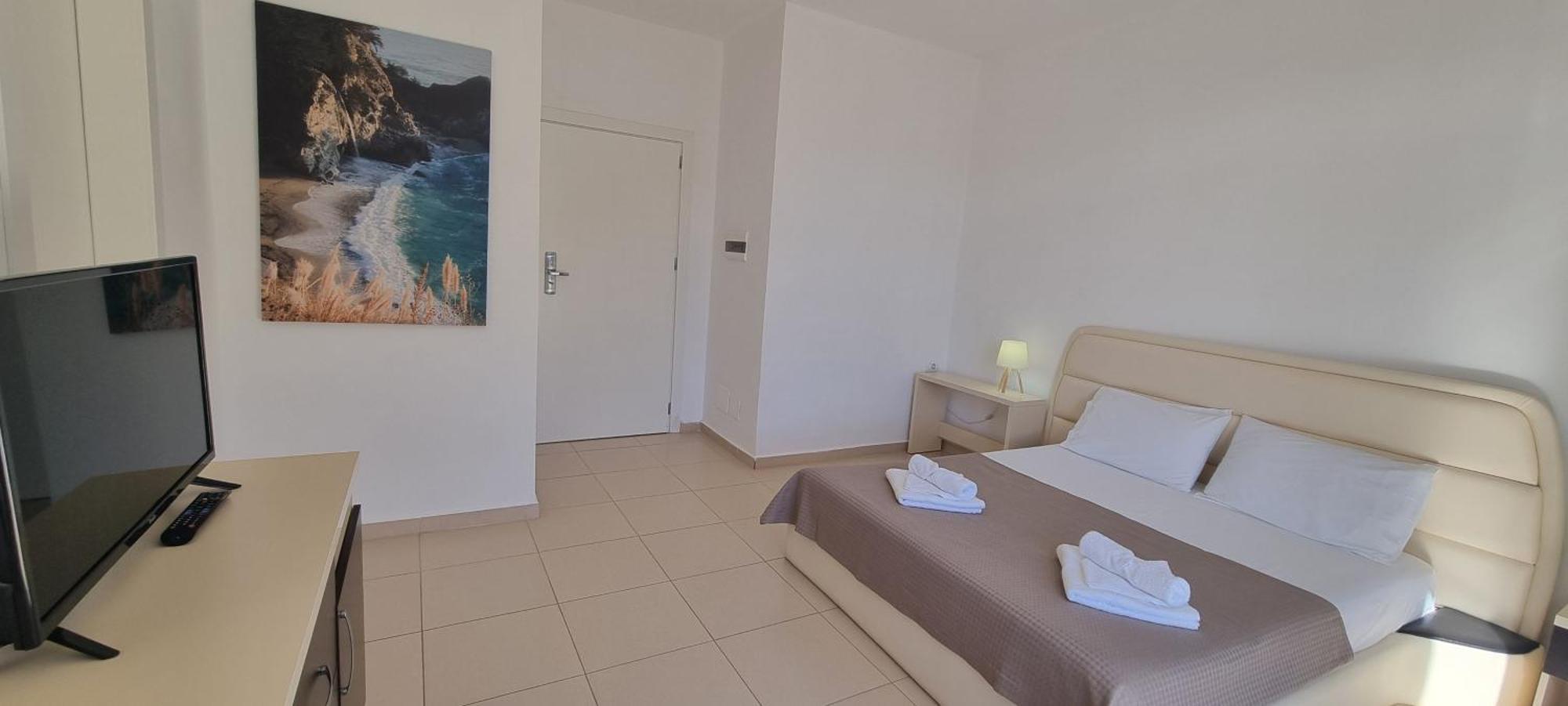 The Sunny Side Apartment Himare Exterior photo