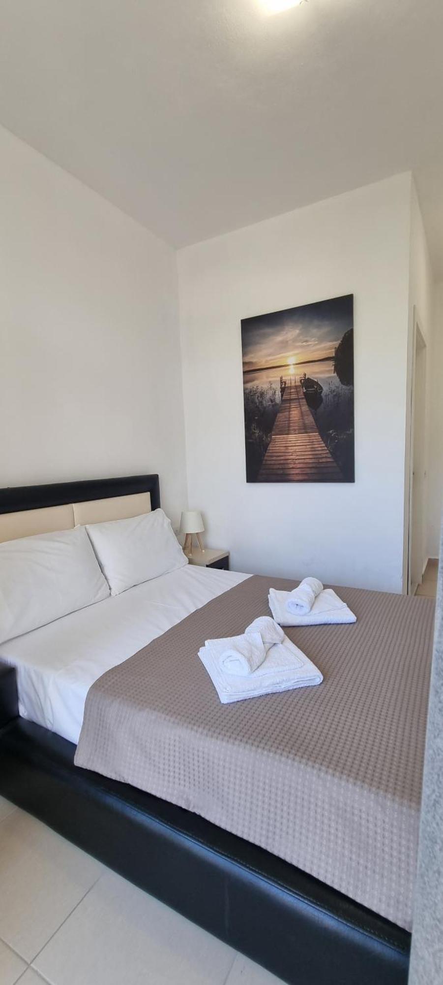 The Sunny Side Apartment Himare Exterior photo