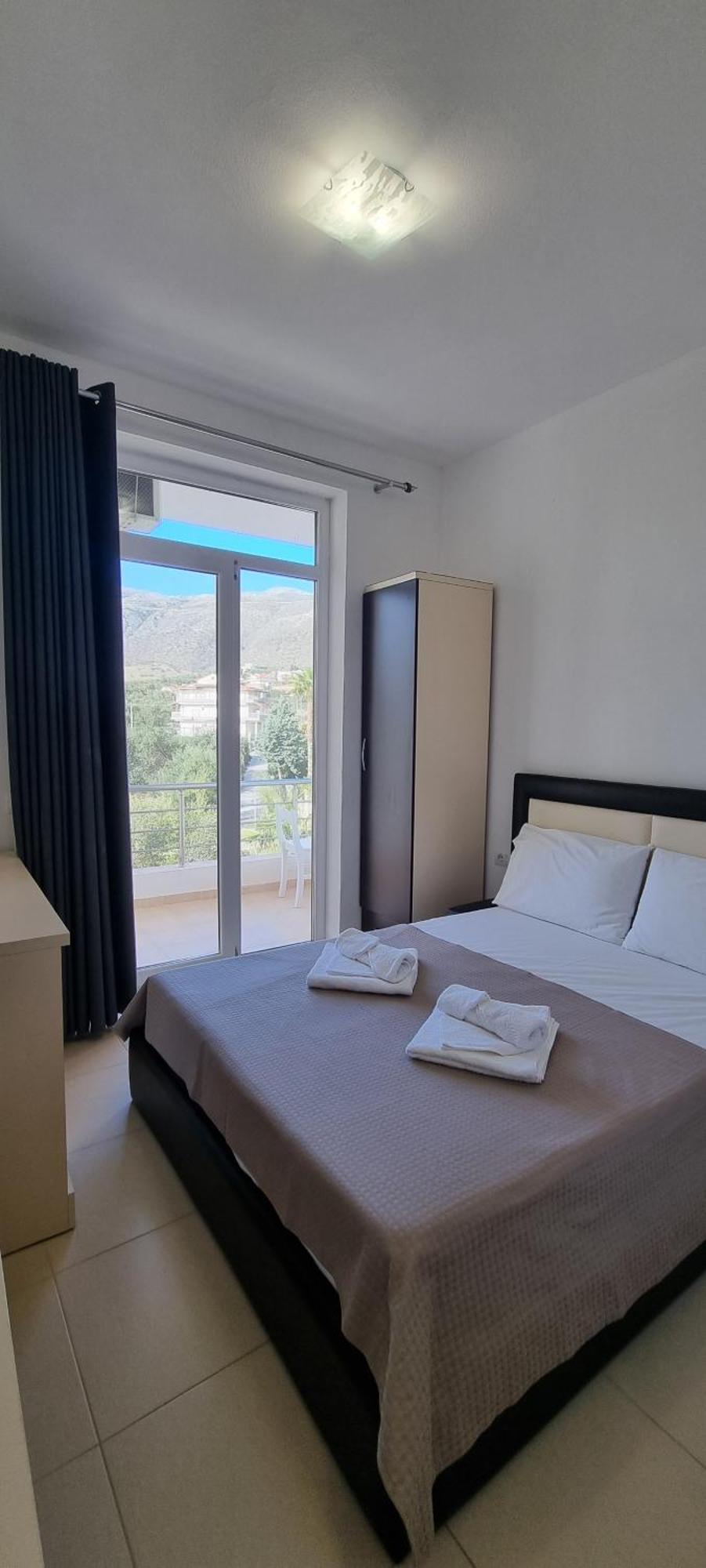 The Sunny Side Apartment Himare Exterior photo