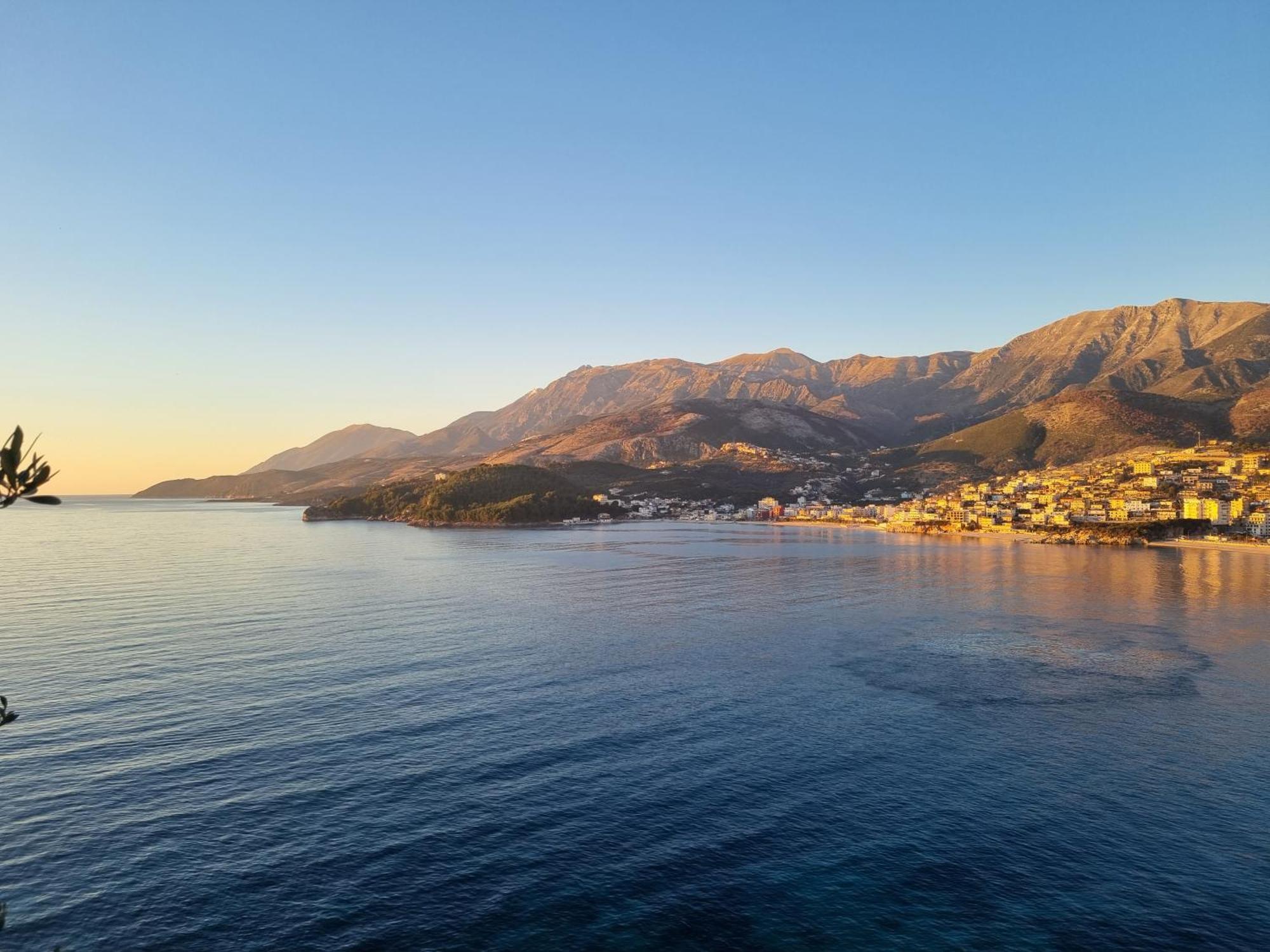 The Sunny Side Apartment Himare Exterior photo